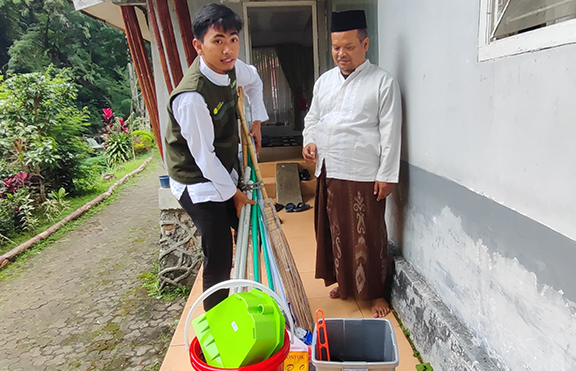 Distribusi Bantuan Perlengkapan Kebersihan