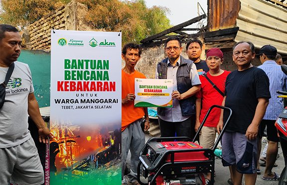 Bantuan Kemanusiaan Amal Kampung Maghfirah untuk Korban Kebakaran Manggarai